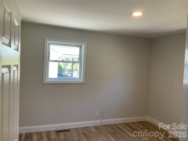 258 NEW LEICESTER Highway, Asheville, NC 28806