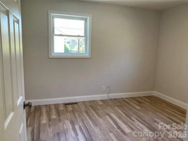 258 NEW LEICESTER Highway, Asheville, NC 28806