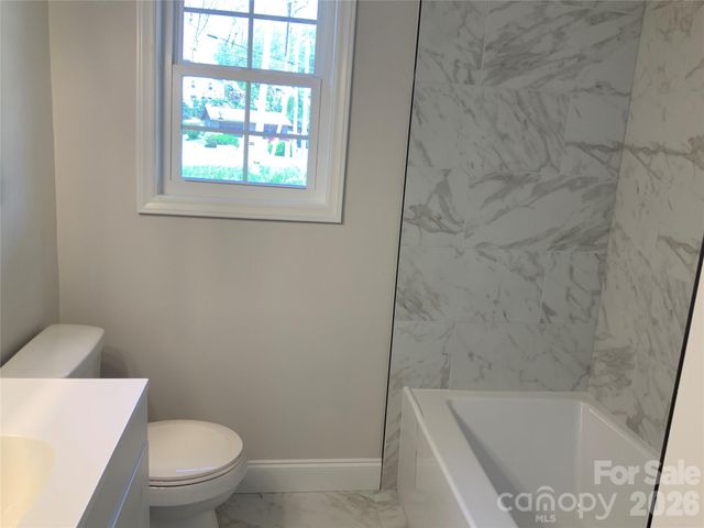 258 NEW LEICESTER Highway, Asheville, NC 28806