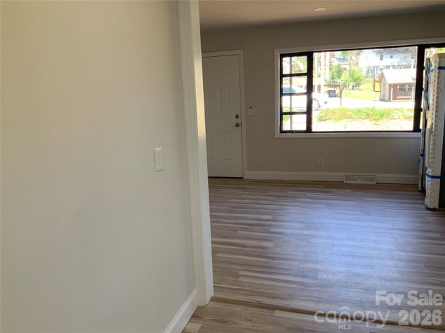 258 NEW LEICESTER Highway, Asheville, NC 28806