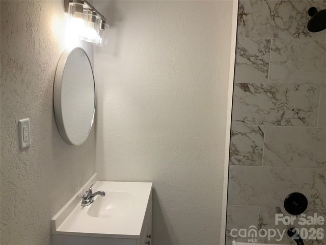 258 NEW LEICESTER Highway, Asheville, NC 28806