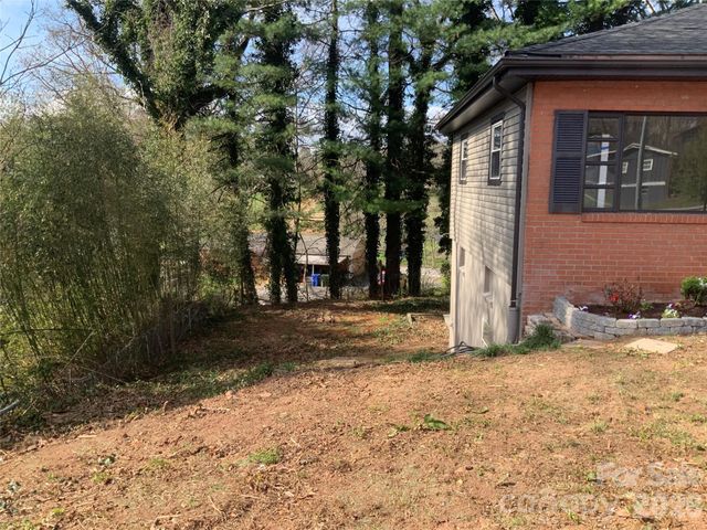 258 NEW LEICESTER Highway, Asheville, NC 28806