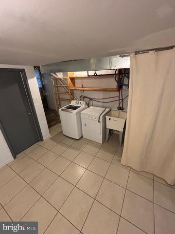 1911 72ND AVE, Philadelphia, PA 19138