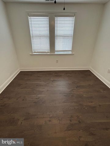 1911 72ND AVE, Philadelphia, PA 19138