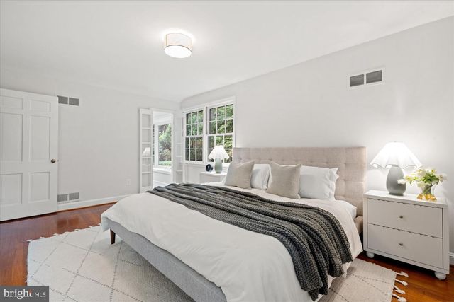 5016 SCARSDALE RD, Bethesda, MD 20816