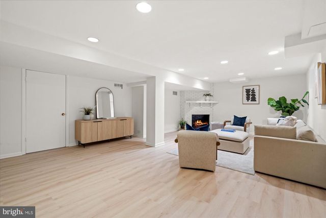 5016 SCARSDALE RD, Bethesda, MD 20816