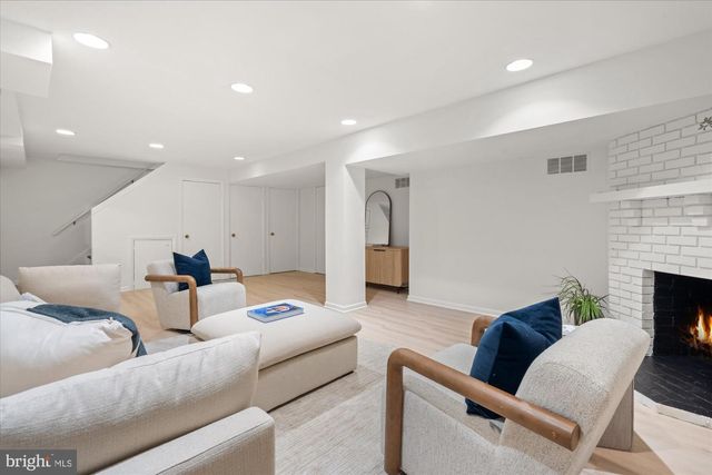 5016 SCARSDALE RD, Bethesda, MD 20816