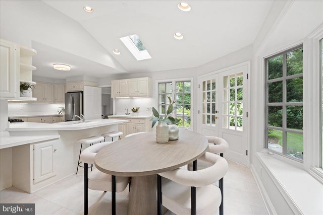 5016 SCARSDALE RD, Bethesda, MD 20816