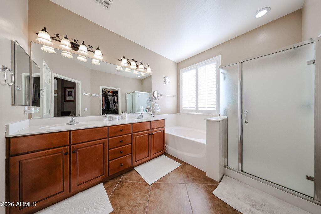 Image 13 of property listing at 22069 E Pecan Drive, Queen Creek, AZ 85142