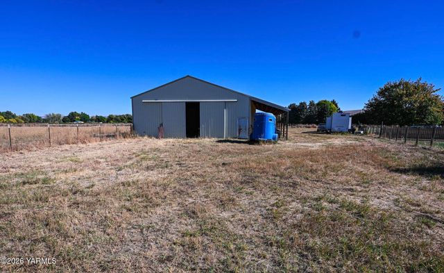 9621 Meadowbrook Rd, Yakima, WA 98903