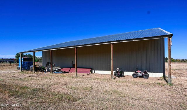 9621 Meadowbrook Rd, Yakima, WA 98903