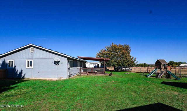 9621 Meadowbrook Rd, Yakima, WA 98903
