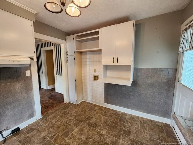 140 W Circle Court, Fayetteville, NC 28301