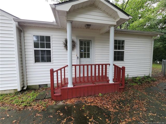 140 W Circle Court, Fayetteville, NC 28301