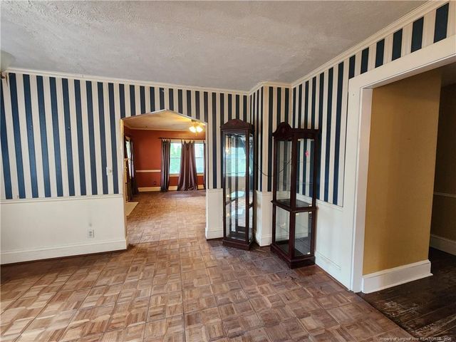 140 W Circle Court, Fayetteville, NC 28301