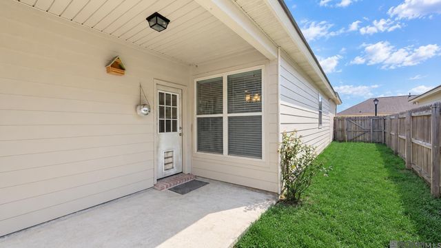 7631 W Pelican Lakes Ave, Baton Rouge, LA 70820