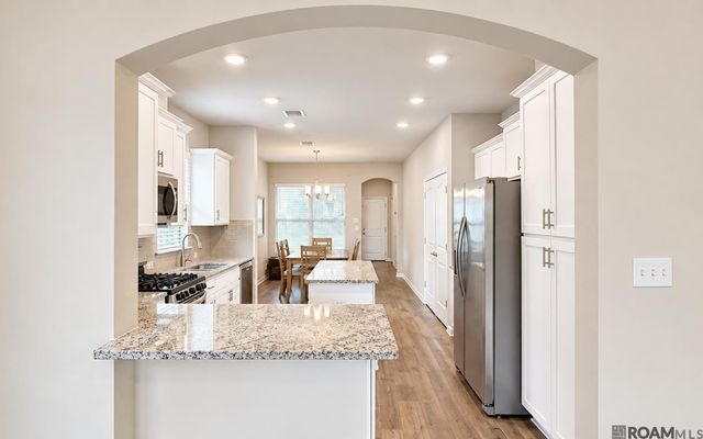 7631 W Pelican Lakes Ave, Baton Rouge, LA 70820