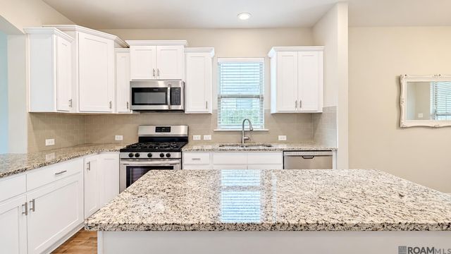 7631 W Pelican Lakes Ave, Baton Rouge, LA 70820