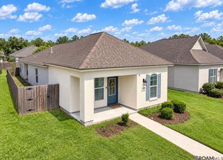 7631 W Pelican Lakes Ave, Baton Rouge, LA 70820