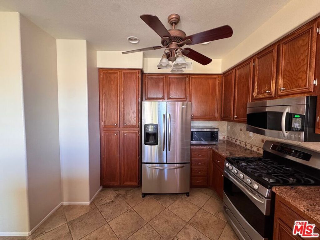 Image 12 of property listing at 43740 Calabro Street, Temecula, CA 92592