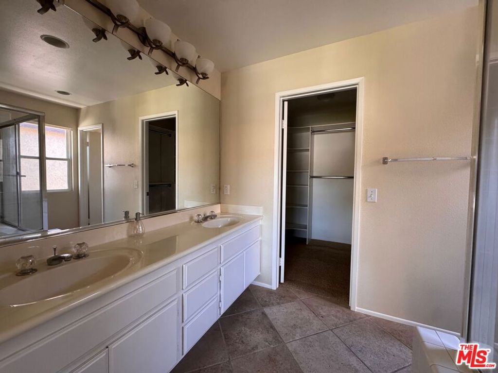 Image 17 of property listing at 43740 Calabro Street, Temecula, CA 92592