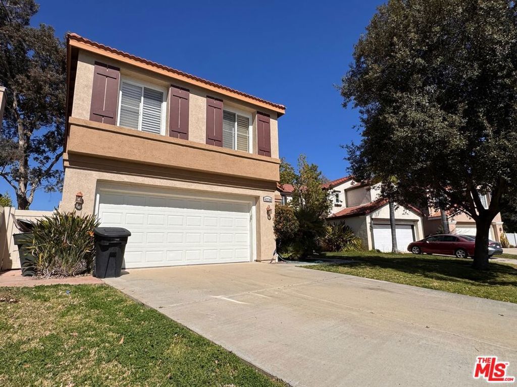 Image 3 of property listing at 43740 Calabro Street, Temecula, CA 92592