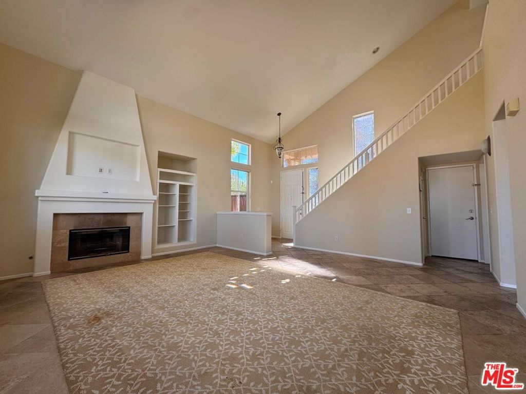 Image 8 of property listing at 43740 Calabro Street, Temecula, CA 92592