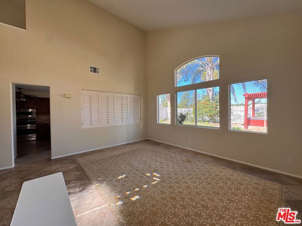 Image 9 of property listing at 43740 Calabro Street, Temecula, CA 92592