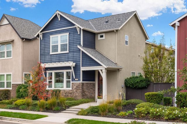 2709 N Cove Dr, Sacramento, CA 95833