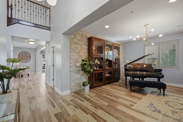 1607 Redmond Dr, Rocklin, CA 95765