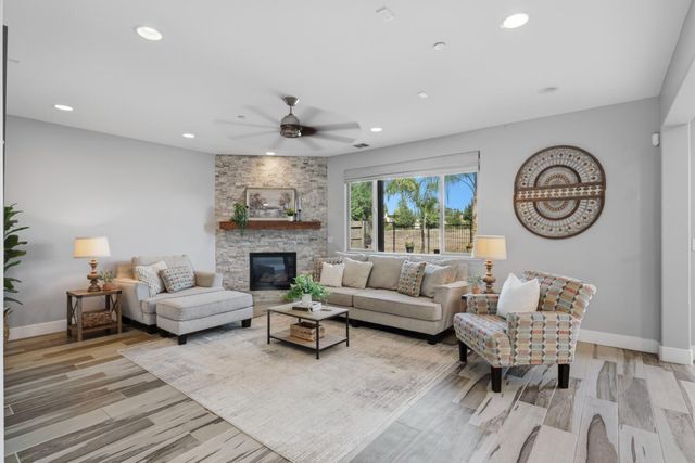 1607 Redmond Dr, Rocklin, CA 95765