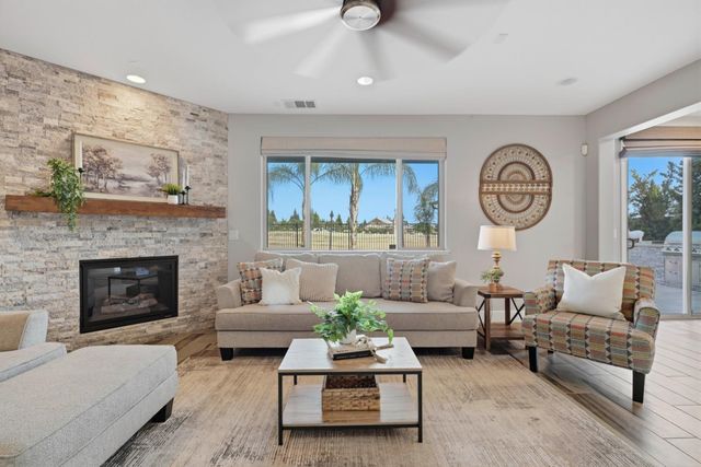 1607 Redmond Dr, Rocklin, CA 95765