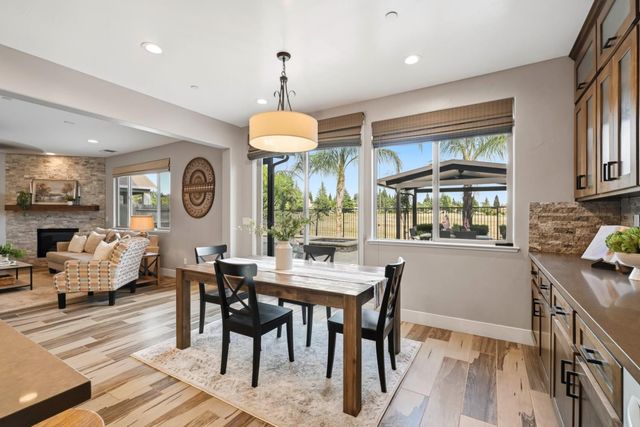 1607 Redmond Dr, Rocklin, CA 95765