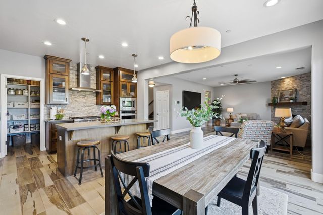 1607 Redmond Dr, Rocklin, CA 95765
