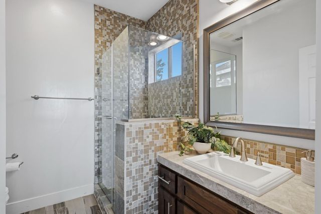1607 Redmond Dr, Rocklin, CA 95765