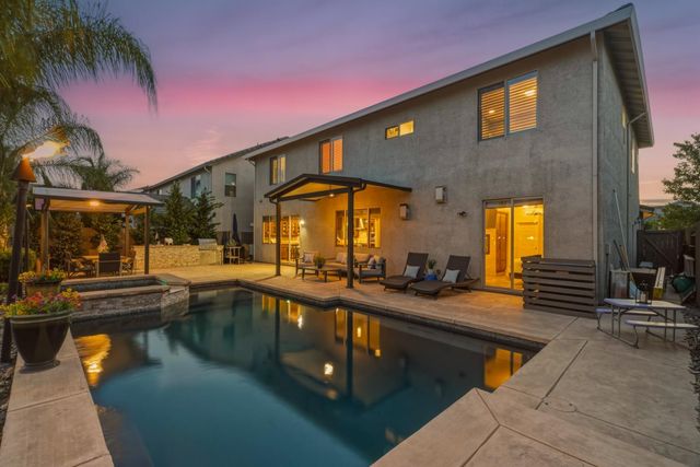 1607 Redmond Dr, Rocklin, CA 95765