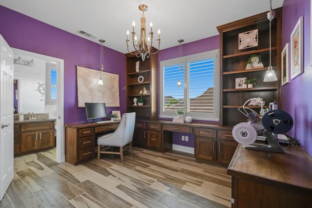 1607 Redmond Dr, Rocklin, CA 95765