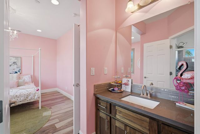 1607 Redmond Dr, Rocklin, CA 95765