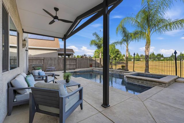 1607 Redmond Dr, Rocklin, CA 95765