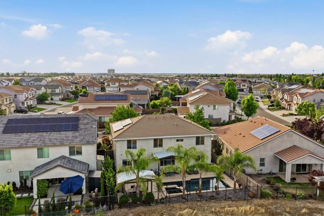 1607 Redmond Dr, Rocklin, CA 95765