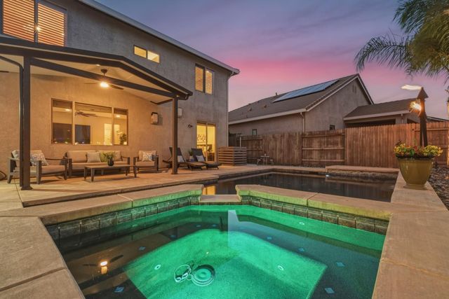 1607 Redmond Dr, Rocklin, CA 95765