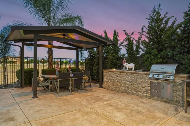 1607 Redmond Dr, Rocklin, CA 95765