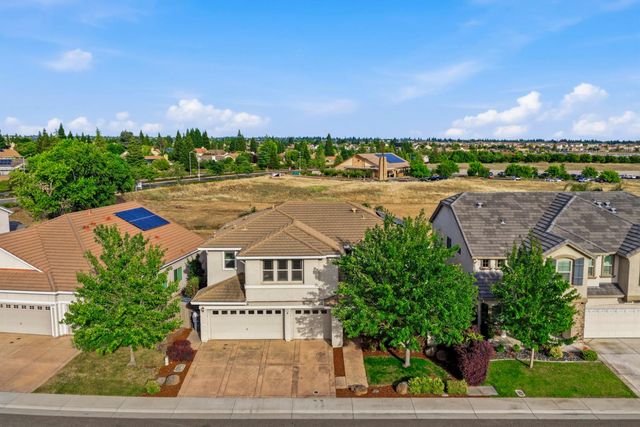 1607 Redmond Dr, Rocklin, CA 95765