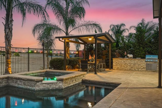 1607 Redmond Dr, Rocklin, CA 95765