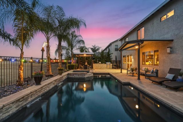 1607 Redmond Dr, Rocklin, CA 95765