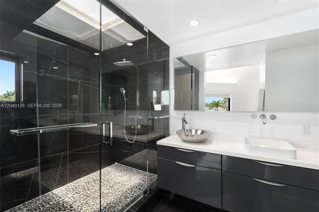 3560 W Fairview Street, Miami, FL 33133