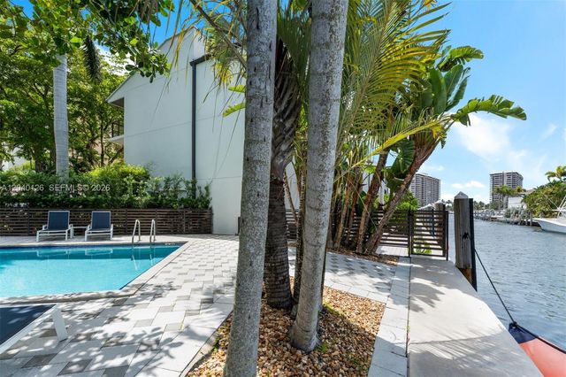 3560 W Fairview Street, Miami, FL 33133
