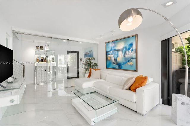 3560 W Fairview Street, Miami, FL 33133