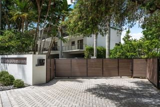 3560 W Fairview Street, Miami, FL 33133