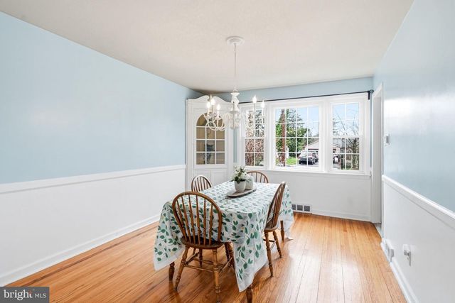 3 SAINT DAVIDS RD, Cherry Hill, NJ 08002